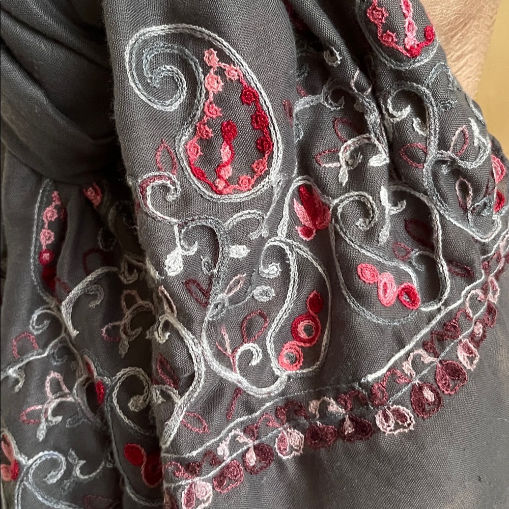 BOHO Granola Girl Paisley/Foliage Border Embroidered 28' x 74" Grey Sage Scarf - Picture 3 of 15
